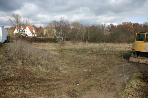Grunds&uuml;ck mit gesteckten Grenzen der Baugrube